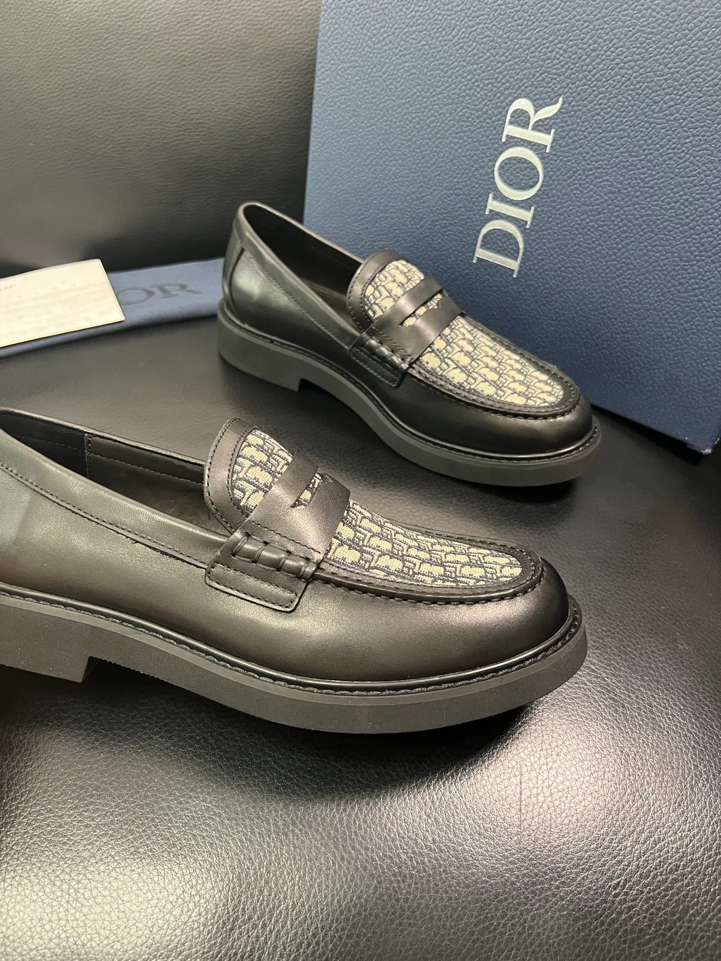 Men's men's shoes💰860 Dior top crafts Dior counter synchronization, original factory configuration, original cowhide fabric imported from Italy, breathable and comfortable imported water-dyed cow lining, sole: original factory special supply original sole super comfortable, original factory with single goods high quality, you can enter and exit the counter at will, welcome to compare counter synchronization, code number 39-44 (order 38 45) 85853